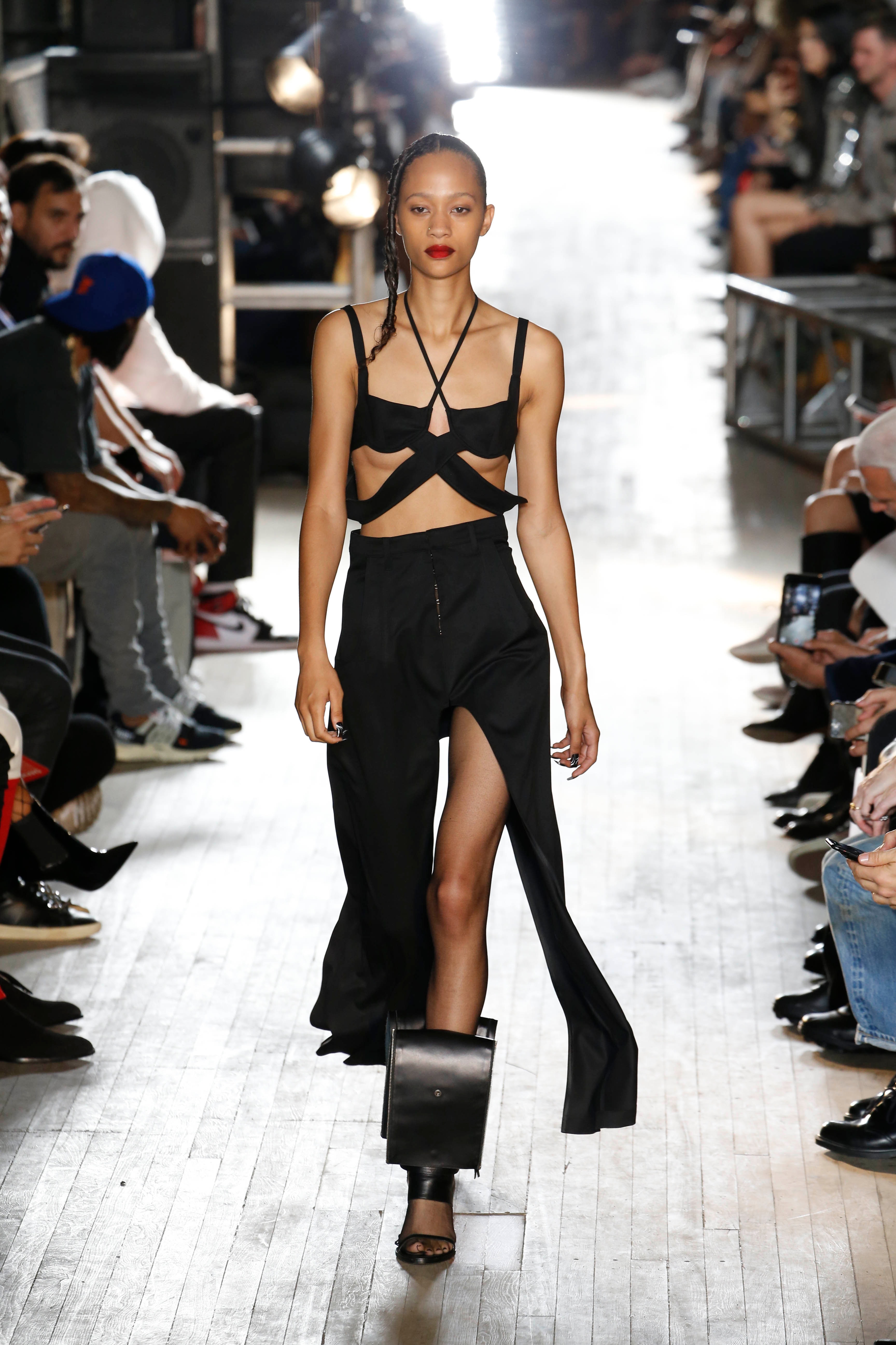 New York Fashion Week Primavera/Estate 2018 Helmut Lang by Shayne Oliver 